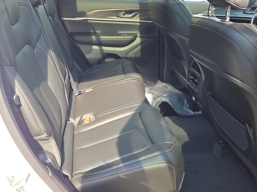 New 2026 Jeep Grand Cherokee Limited AWD/4WD image 11