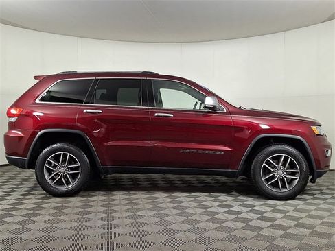 Used 2018 Jeep Grand Cherokee Limited image 9