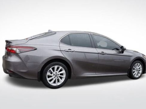 Used 2024 Toyota Camry LE image 6