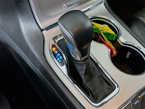 Used 2019 Jeep Grand Cherokee Limited w/ Luxury Group II image 11