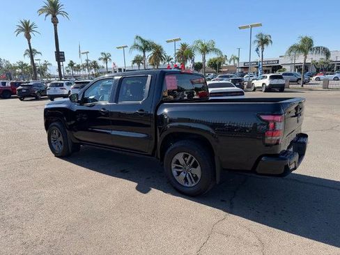 Certified 2025 Nissan Frontier SV RWD image 4