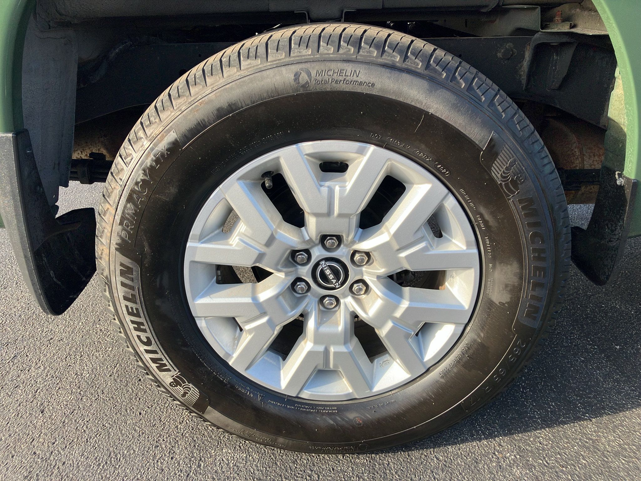 Used 2022 Nissan Frontier SV AWD/4WD image 11
