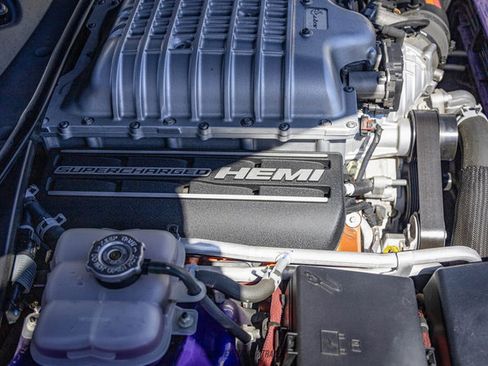 Used 2016 Dodge Challenger SRT Hellcat RWD image 19