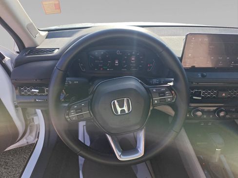 Used 2024 Honda Accord Touring image 12