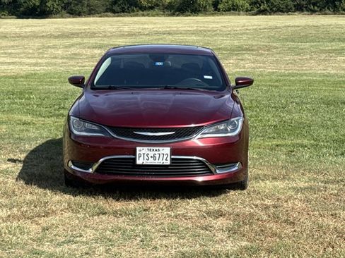 Used 2016 Chrysler 200 Limited w/ Anniversary Edition FWD image 2