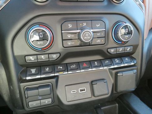 Used 2023 Chevrolet Silverado 2500 High Country w/ Z71 Off-Road Package AWD/4WD image 31