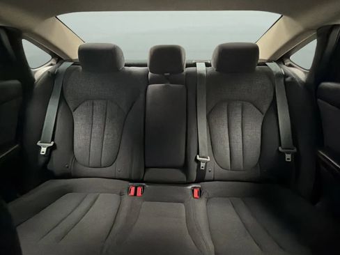 Used 2016 Chrysler 200 Limited FWD image 17