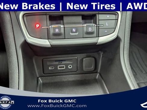 Certified 2024 GMC Terrain SLT w/ Elevation Edition AWD/4WD image 16