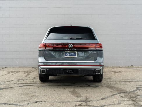 Certified 2026 Volkswagen Atlas Peak Edition AWD/4WD image 5