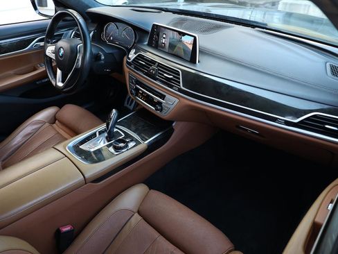 Used 2016 BMW 750i xDrive AWD/4WD image 18