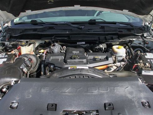 Used 2017 RAM 2500 SLT image 12