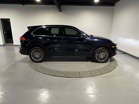 Used 2016 Porsche Cayenne S AWD/4WD image 6