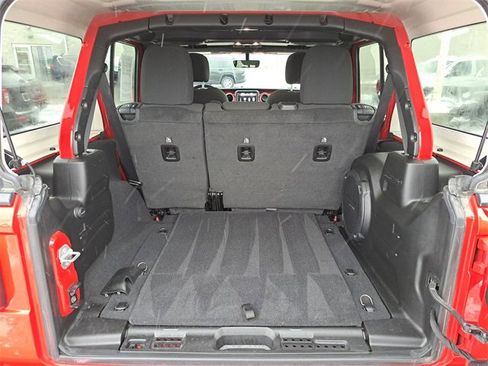 Used 2022 Jeep Wrangler Unlimited Rubicon w/ Steel Bumper Group image 6