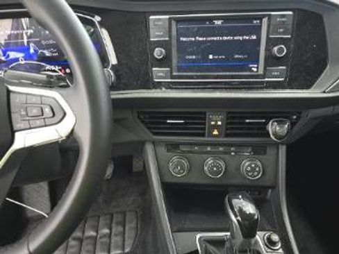 Used 2022 Volkswagen Jetta S FWD image 12