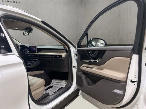 Certified 2021 Lincoln Corsair AWD image 19