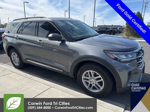 Used 2025 Ford Explorer Active image 9