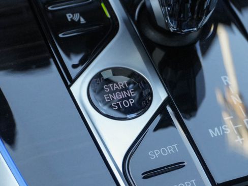 Used 2023 BMW X5 xDrive40i w/ Executive Package image 29