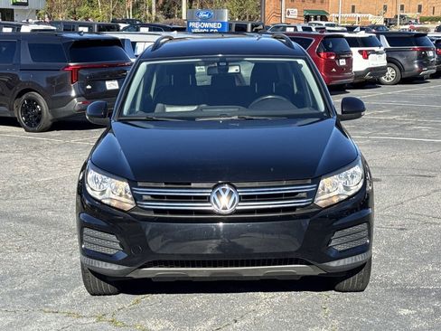 Used 2017 Volkswagen Tiguan S image 2