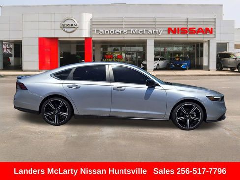 Used 2023 Honda Accord Sport image 2