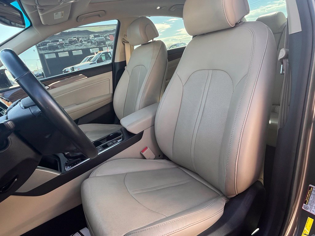 Used 2015 Hyundai Sonata Limited w/ Option Group 06 FWD image 13
