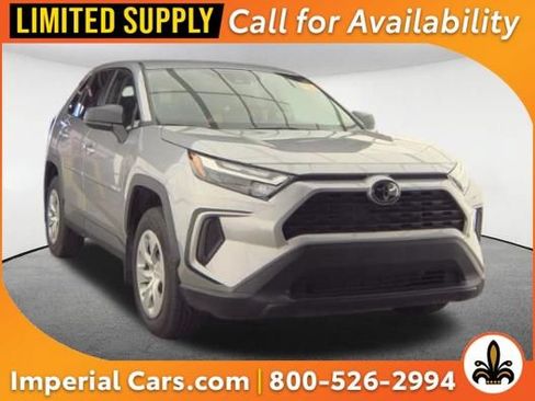 Used 2025 Toyota RAV4 LE AWD/4WD image 1