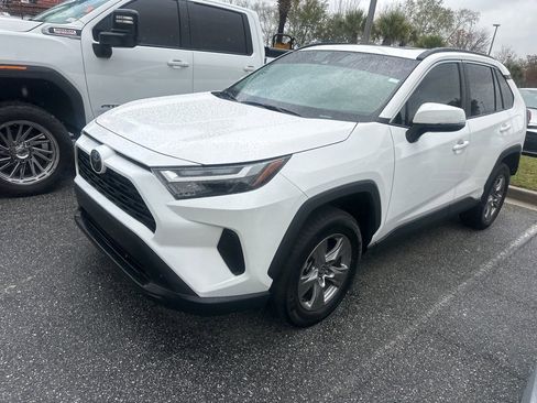Used 2024 Toyota RAV4 XLE w/ Convenience Package image 2