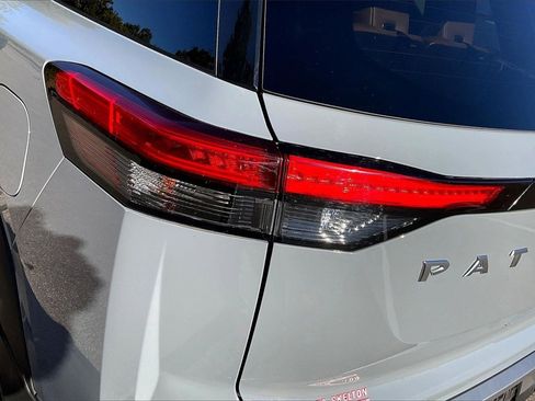 Used 2024 Nissan Pathfinder Platinum w/ Cargo Package image 30
