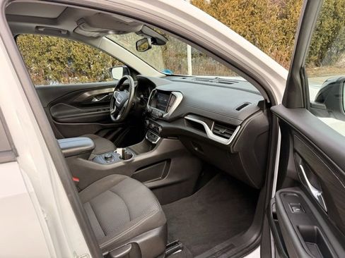 Used 2022 GMC Terrain SLE w/ Driver Convenience Package image 16