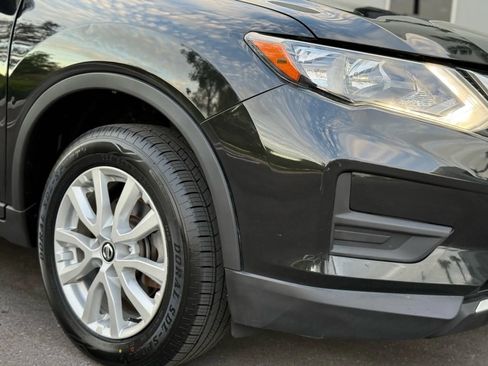 Used 2018 Nissan Rogue SV AWD/4WD image 5