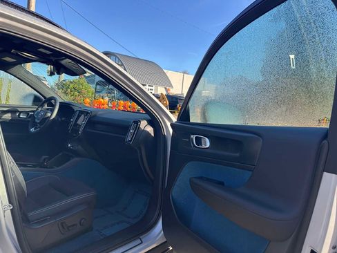 Certified 2023 Volvo XC40 Recharge Ultimate image 10