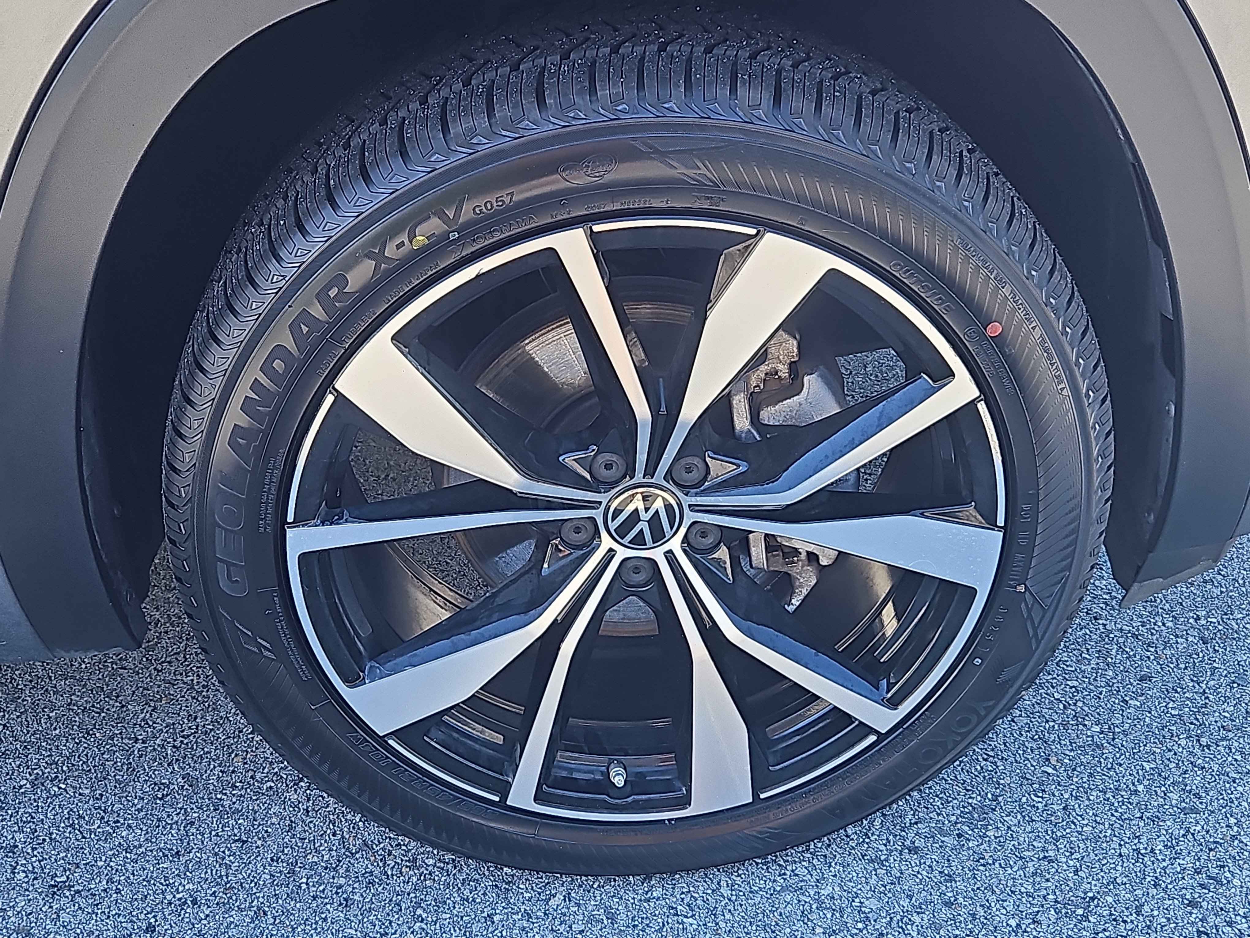 Certified 2024 Volkswagen Atlas SEL Premium R-Line AWD/4WD image 34