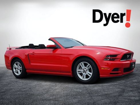 Used 2014 Ford Mustang Convertible RWD image 1