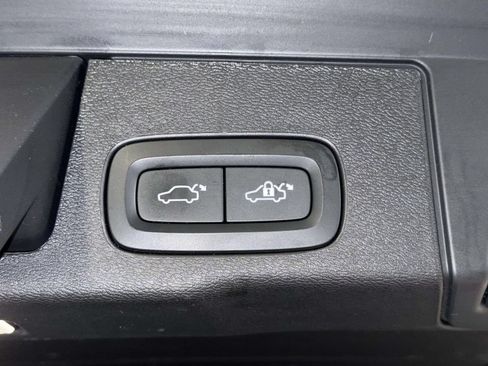 Used 2023 Volvo XC60 B5 Ultimate AWD/4WD image 19