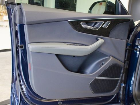 Used 2025 Audi Q8 Premium Plus image 16