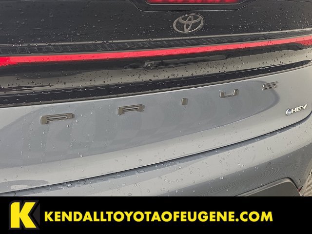 Used 2025 Toyota Prius LE FWD image 11
