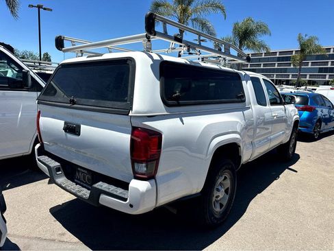 Used 2018 Toyota Tacoma SR RWD image 5
