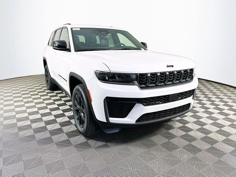 New 2026 Jeep Grand Cherokee Altitude AWD/4WD image 2