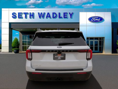 New 2026 Ford Explorer Active RWD image 5