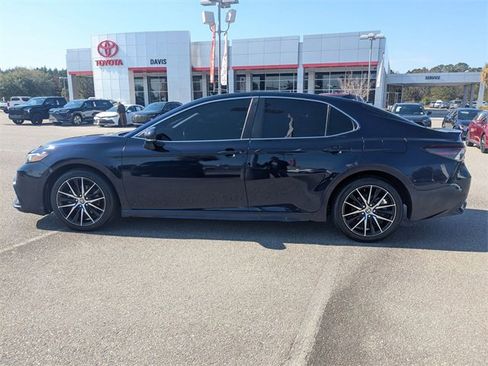Used 2022 Toyota Camry SE image 6