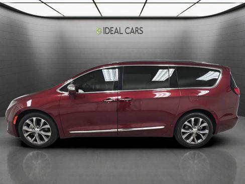 Used 2017 Chrysler Pacifica Limited FWD image 7