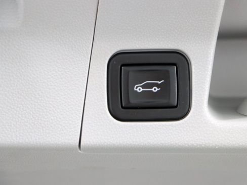 Used 2023 GMC Acadia SLT AWD/4WD image 32