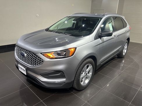 New 2024 Ford Edge SE image 3