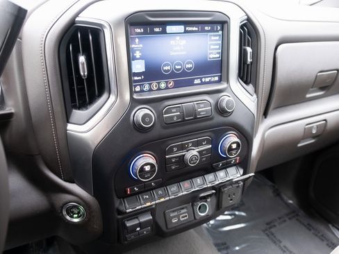 Used 2020 Chevrolet Silverado 1500 LTZ image 3