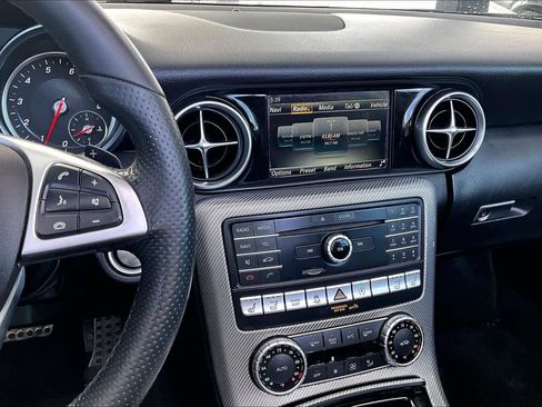Used 2019 Mercedes-Benz SLC 300 image 7