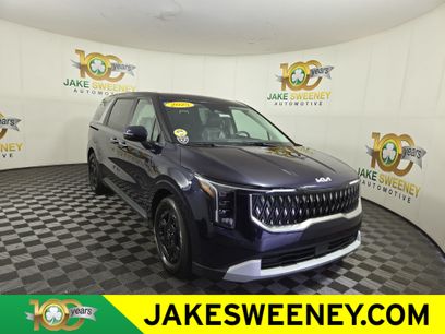 Used 2025 Kia Carnival