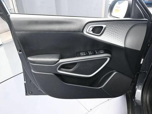 Used 2024 Kia Soul S FWD image 13