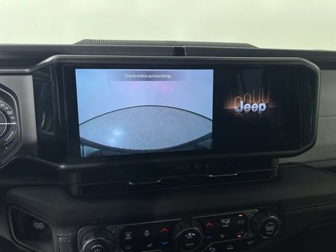 Used 2025 Jeep Wrangler Unlimited Sahara w/ Safety Group AWD/4WD image 14