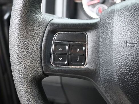 Used 2018 RAM 1500 Express AWD/4WD image 29
