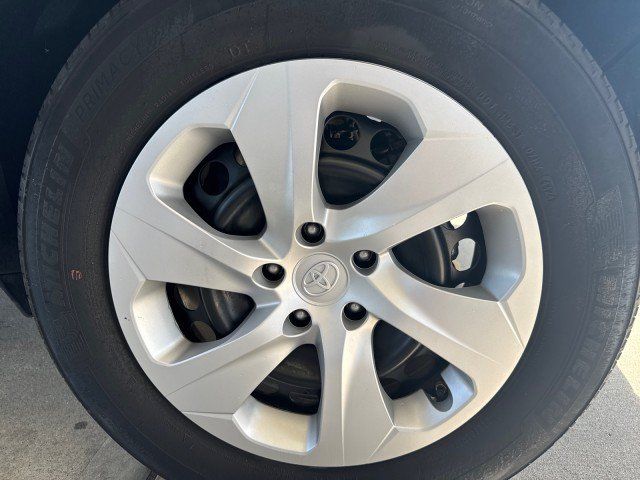 Used 2025 Toyota RAV4 LE FWD image 5