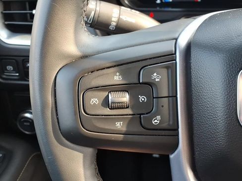 Used 2024 GMC Yukon SLT w/ SLT Luxury Package RWD image 12